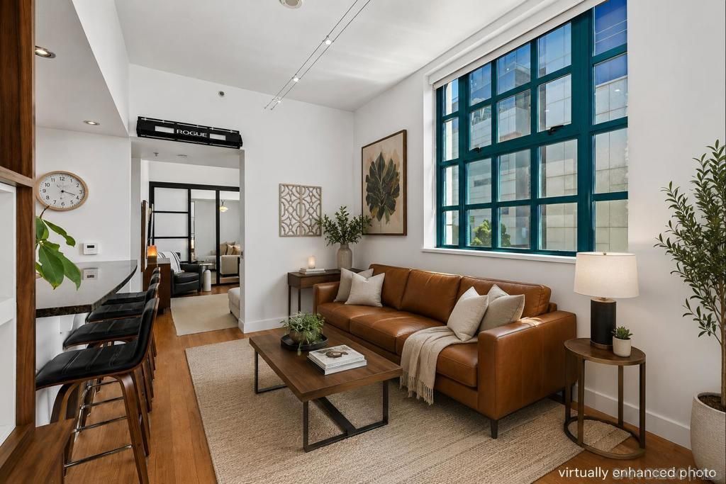 700 W E St # 403, San Diego
