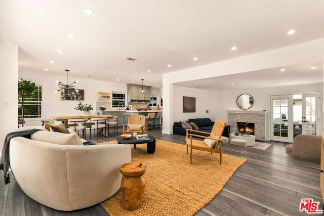 2903 Delaware Avenue, Santa Monica