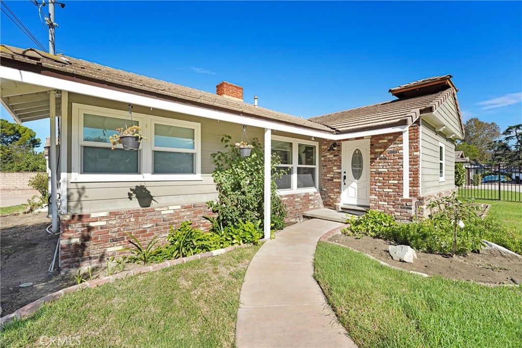 9763 Orcas Avenue, Shadow Hills