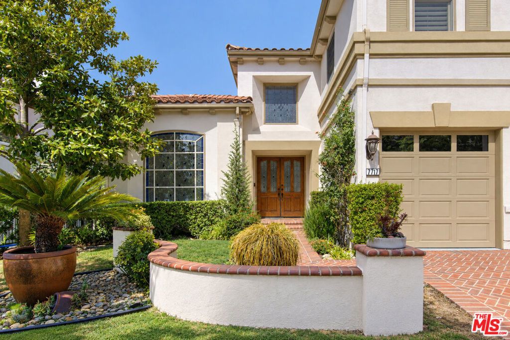 7717 Graystone Drive, Los Angeles