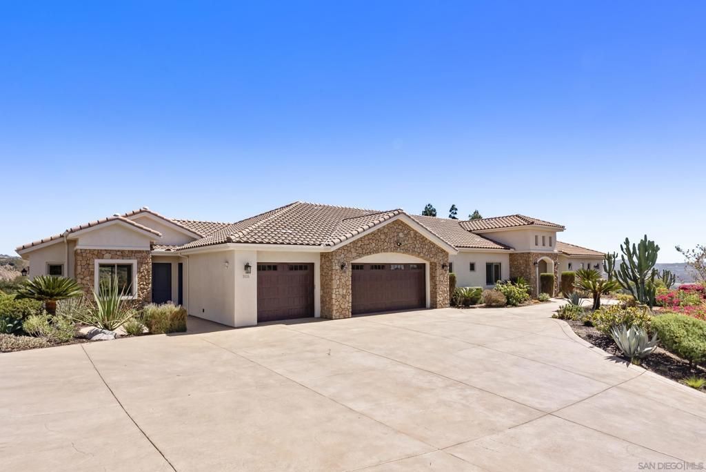 3026 Via Loma, Fallbrook