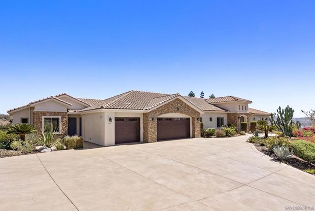 3026 Via Loma, Fallbrook
