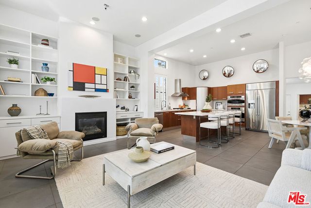 12912 Discovery, Playa Vista