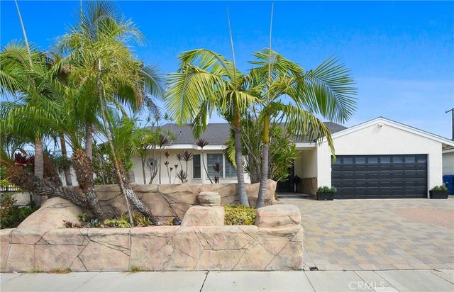 4701 Myra Avenue, Cypress