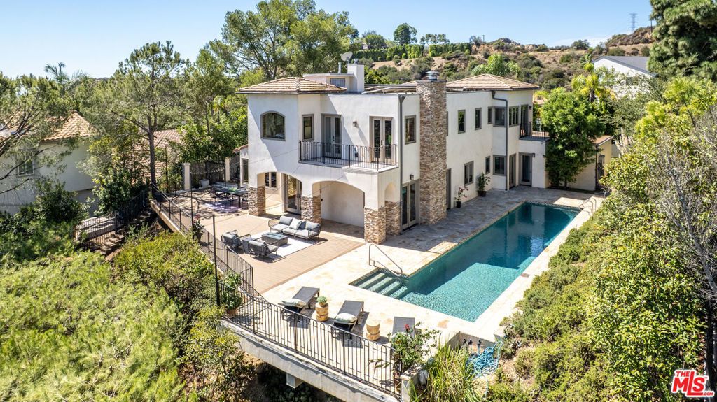 2636 Larmar Road, Los Angeles