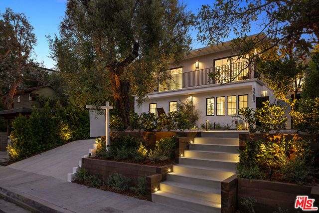 3289 Kelton Avenue, Los Angeles