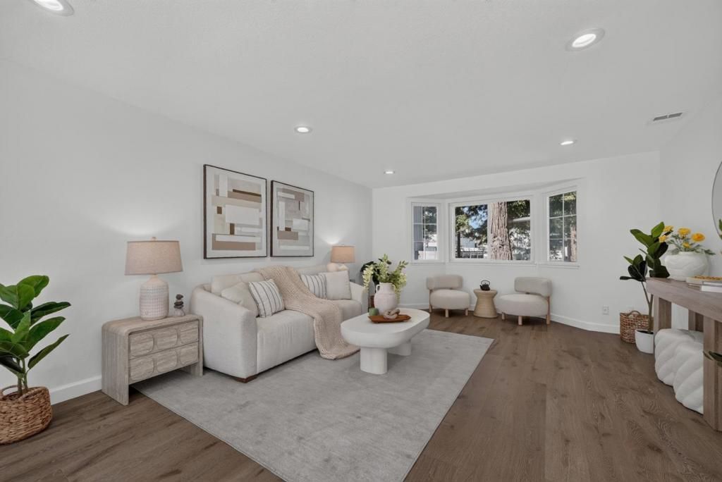 821 Montgomery Street, Mountain View