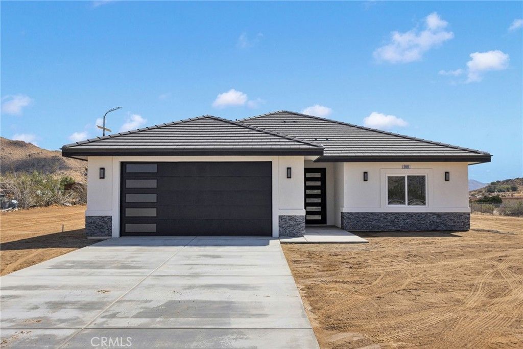 24911 Via Vista Rd, Apple Valley