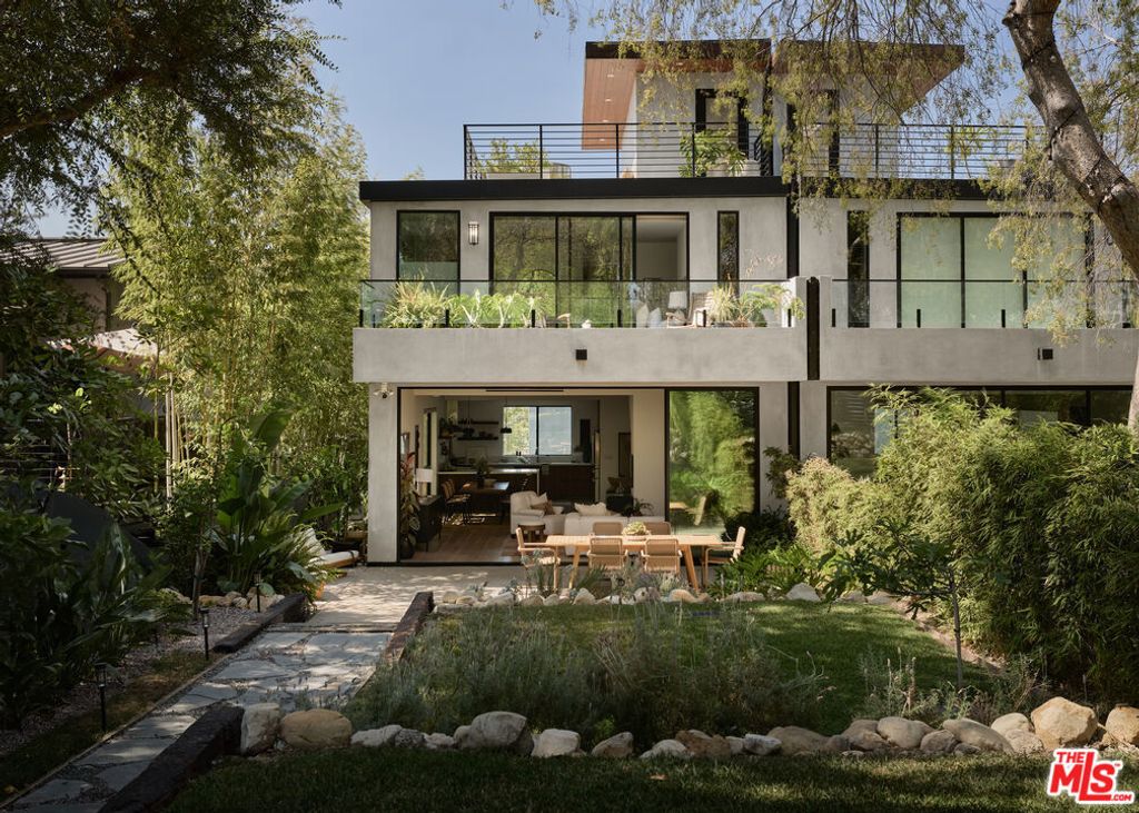 2917 1/2 Avenel Terrace, Los Angeles