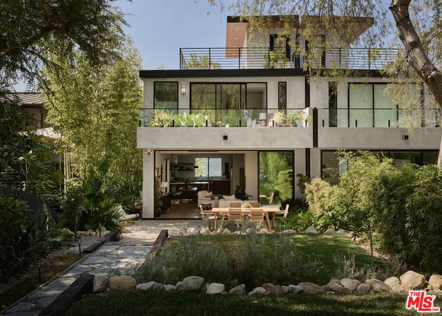2917 1/2 Avenel Terrace, Los Angeles