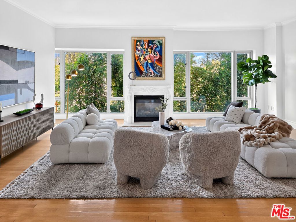 10727 Wilshire Boulevard # 404, Los Angeles