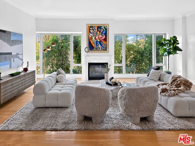 10727 Wilshire Boulevard # 404, Los Angeles