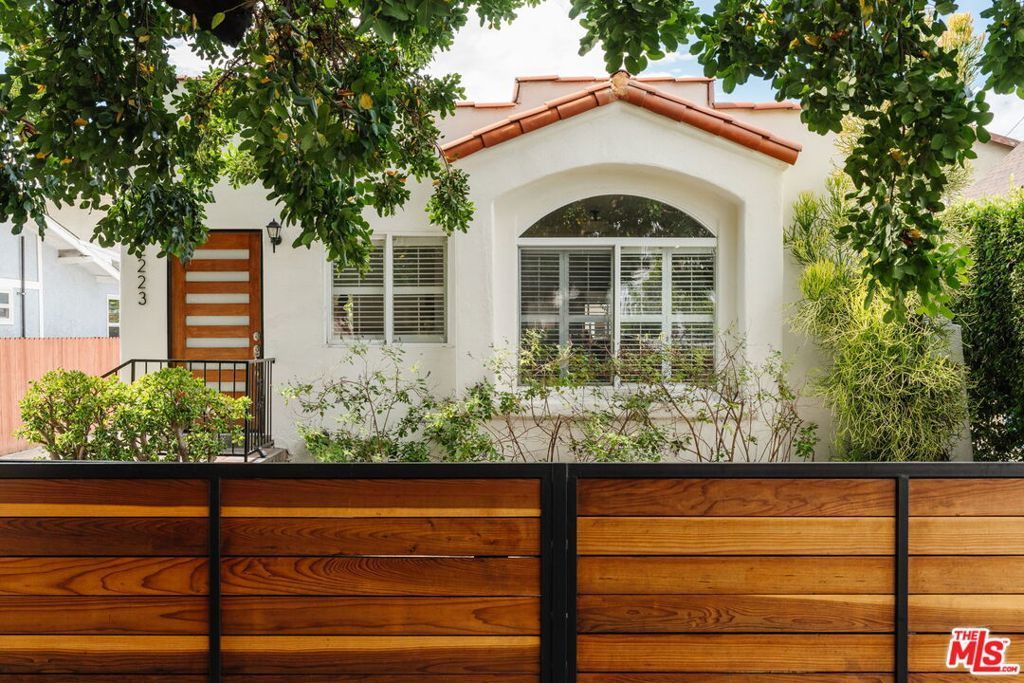2223 Alsace Avenue, Los Angeles