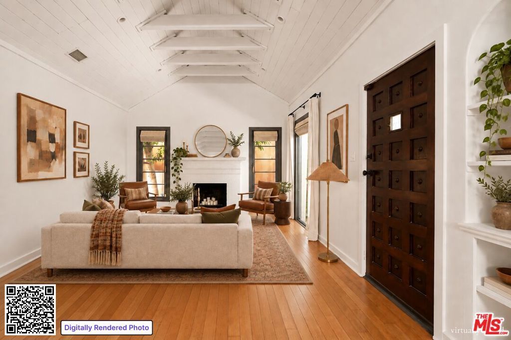 7272 Willoughby Avenue, Los Angeles