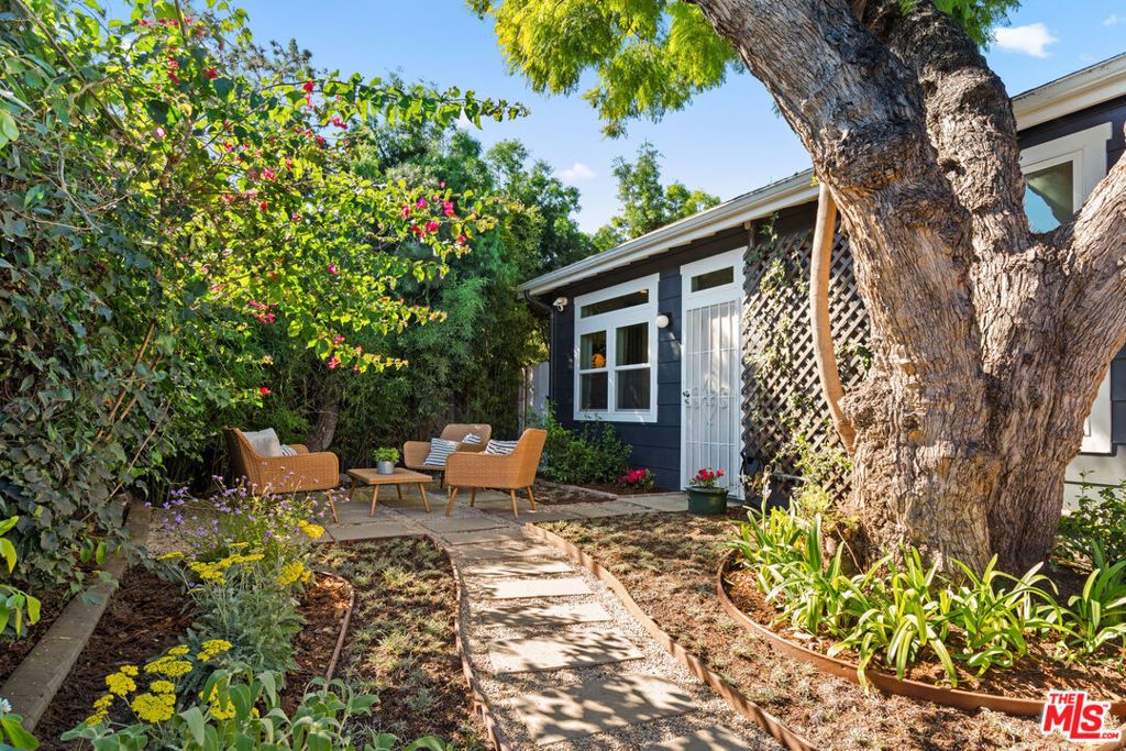 3310 London Street, Los Angeles