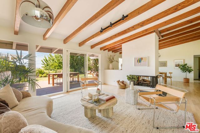 3554 Berry Drive, Studio City