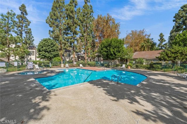 1370 Cabrillo Park Drive # H, Santa Ana
