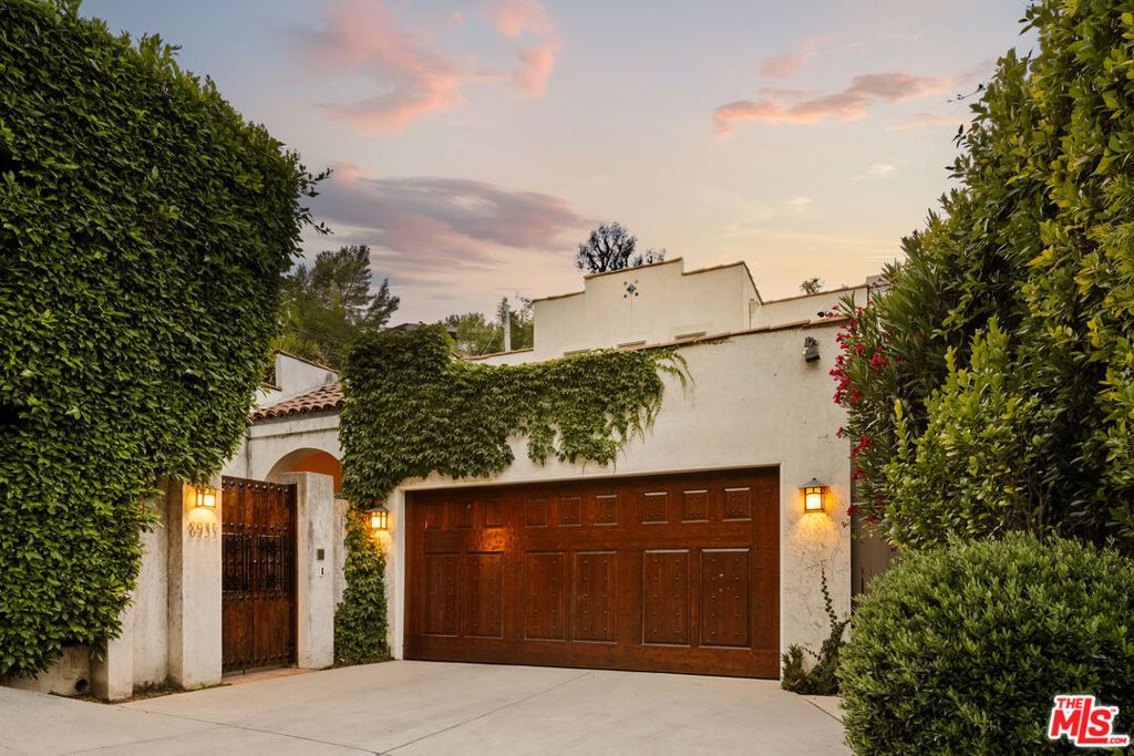 8935 Hollywood Hills Road, Los Angeles