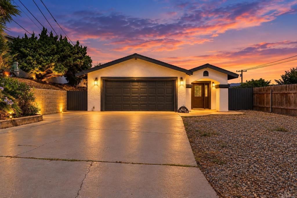 1009 Paraiso Avenue, Spring Valley