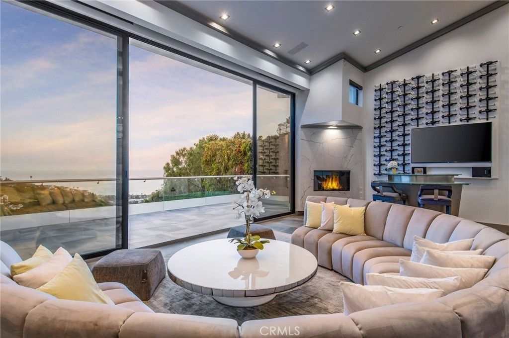 2135 Hillview Drive, Laguna Beach