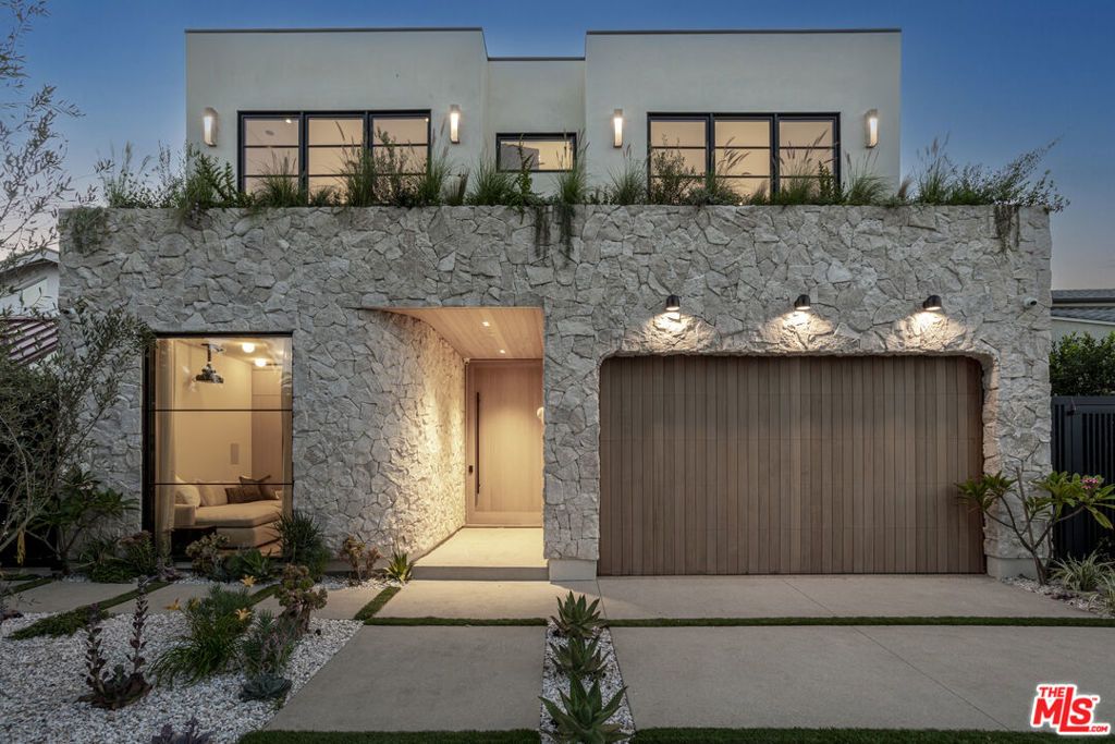 11931 Pacific Avenue, Mar Vista
