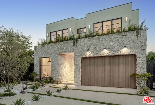 11931 Pacific Avenue, Mar Vista