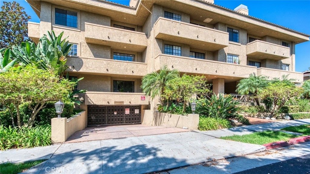 221 S Oak Knoll Avenue # 202, Pasadena