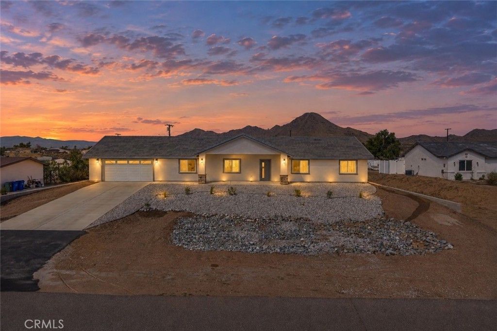 16218 Quantico Rd E, Apple Valley