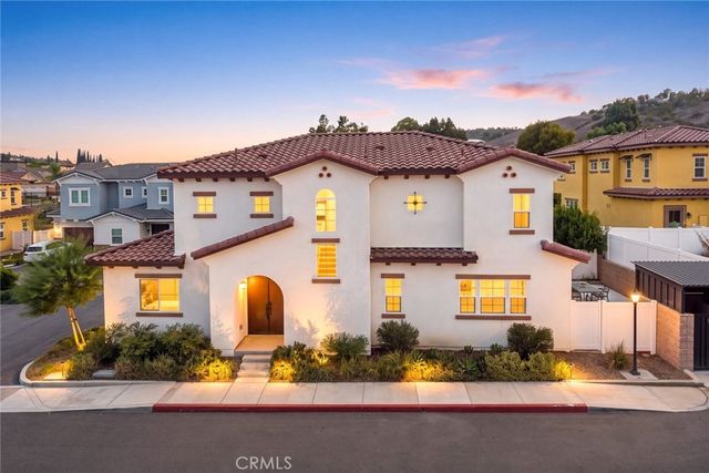 1371 Point Loma, Walnut