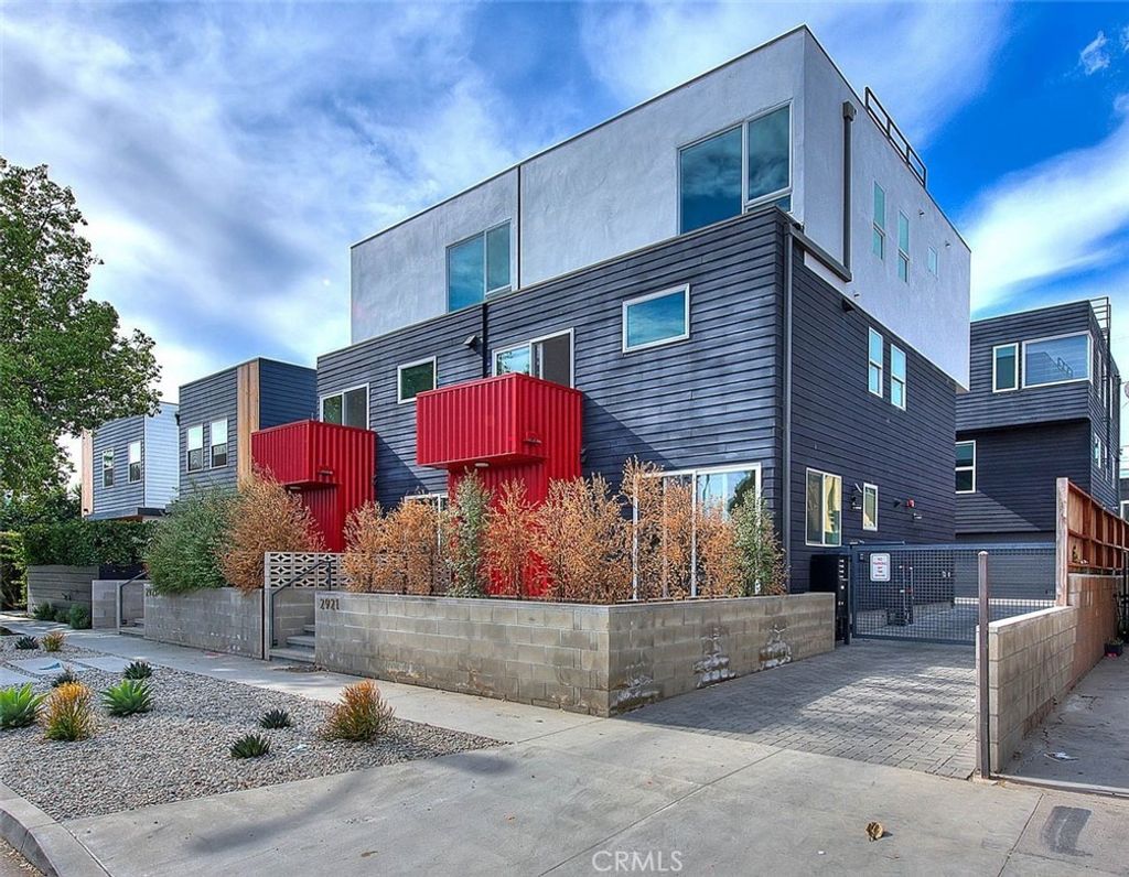 2925 S Cloverdale Avenue, Los Angeles