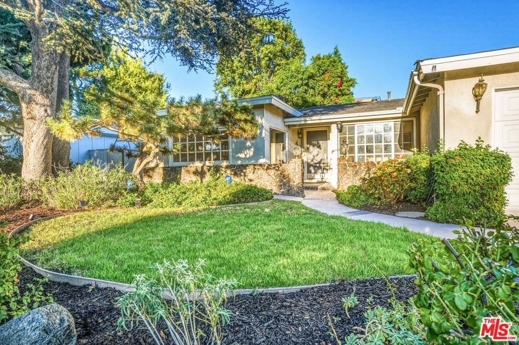 5518 Saloma Avenue, Sherman Oaks