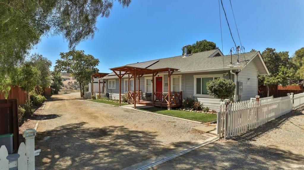 6860 F Street, Tres Pinos