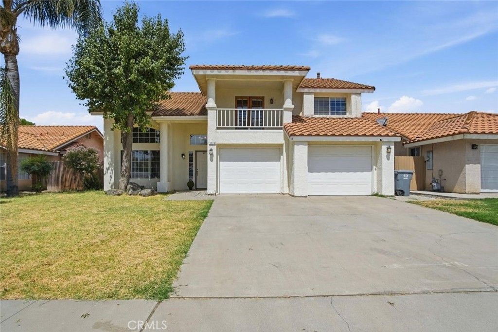 2526 Santos, Dos Palos