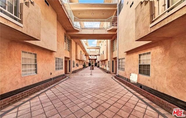 321 W Queen Street # 24, Inglewood