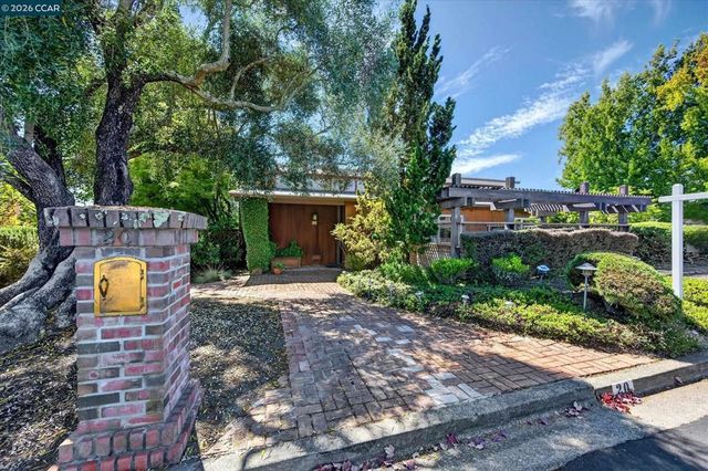 20 Donald Dr, Orinda