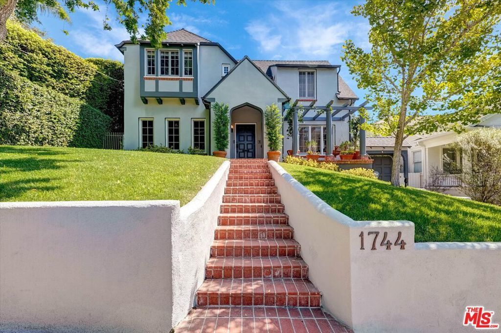 1744 N Gardner Street, Los Angeles