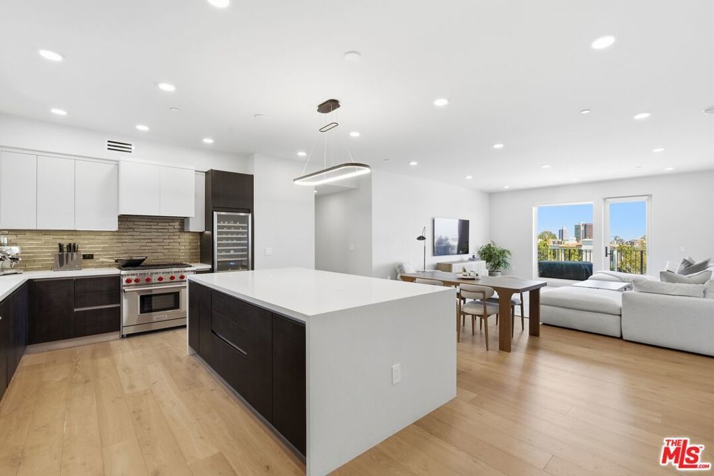 505 S Barrington Avenue # 406, Los Angeles