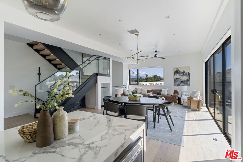 3223 Rowena Avenue, Los Angeles