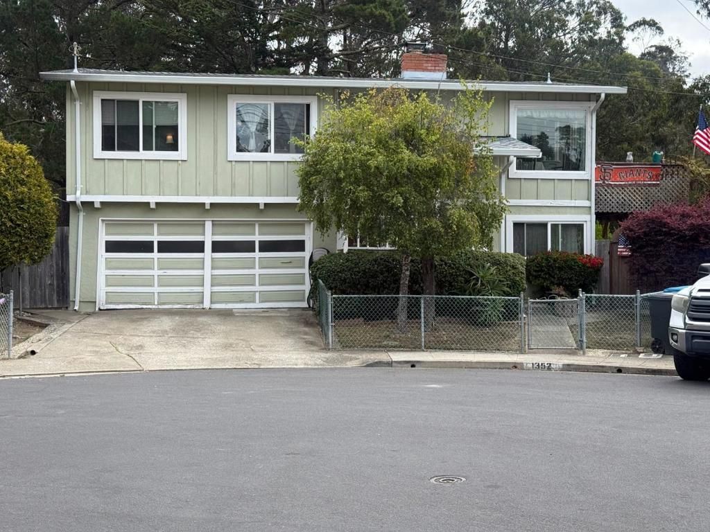 1352 Redwood Way, Pacifica