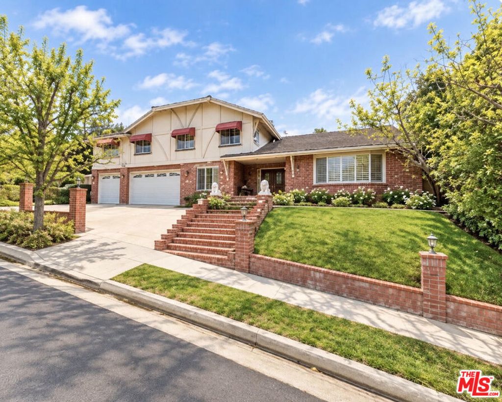 18124 Green Meadow Drive, Los Angeles