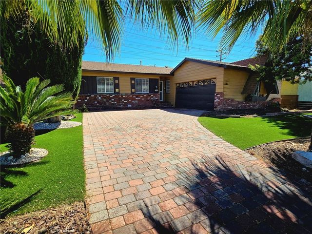 2634 W Billings, Compton