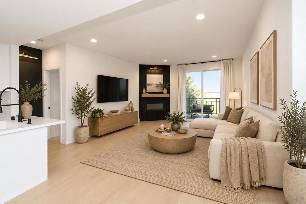 580 Camino De La Reina # 227, San Diego