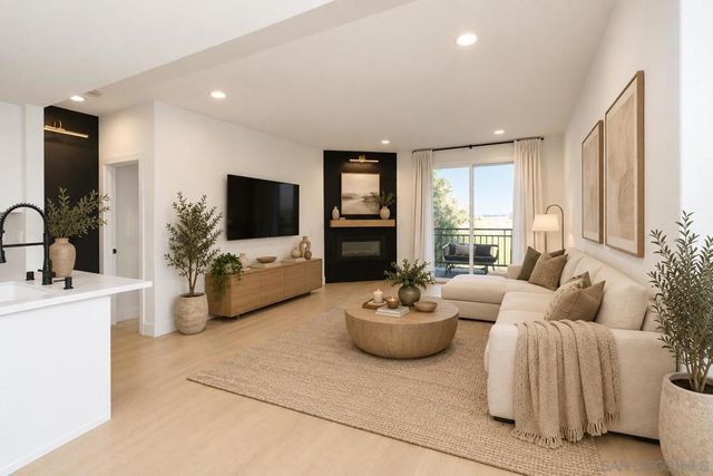 580 Camino De La Reina # 227, San Diego