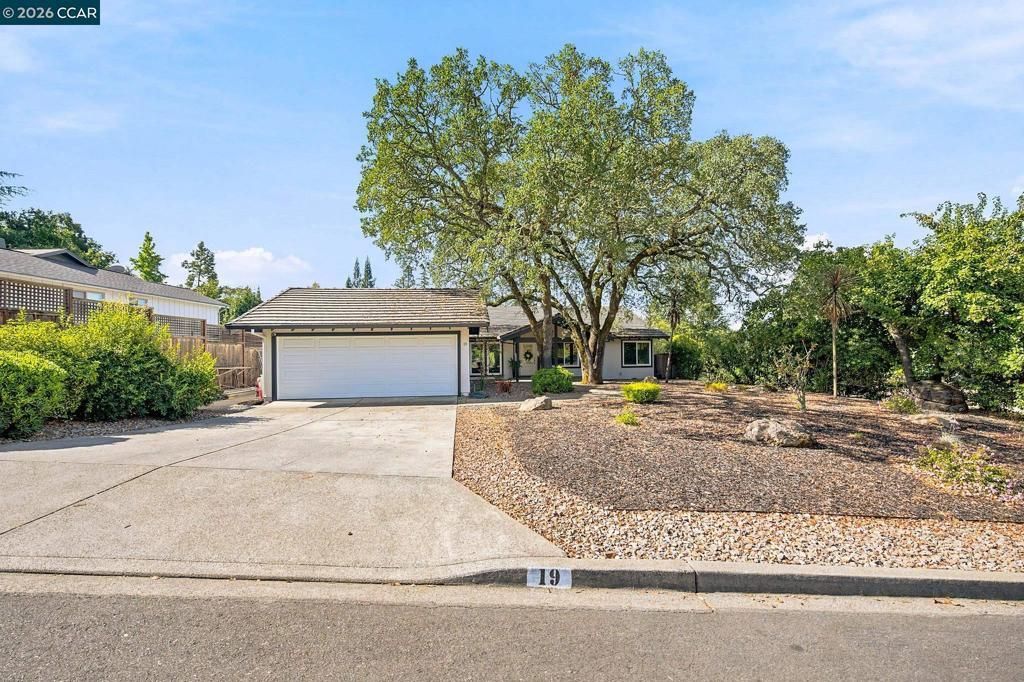 19 Inverness Dr, Napa