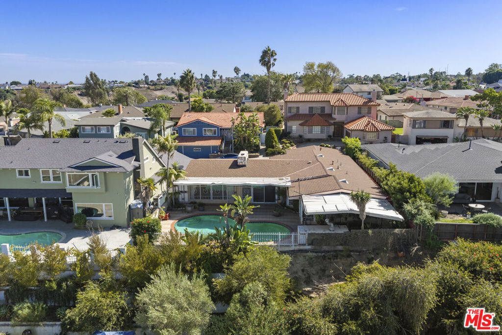 4555 Don Diego Drive, Los Angeles
