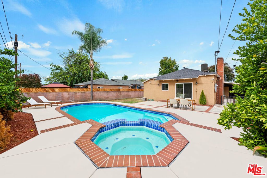 1444 N Ontario Street, Burbank