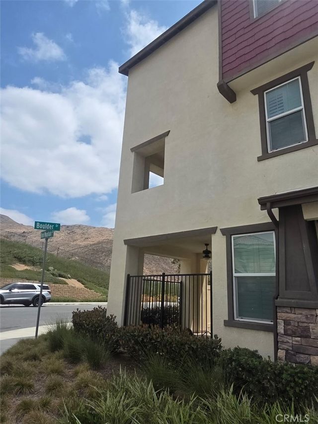 3891 Boulder, Jurupa Valley