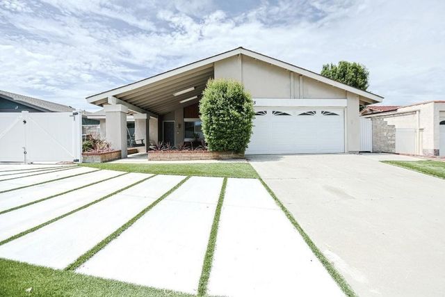 115 S La Paz, Anaheim
