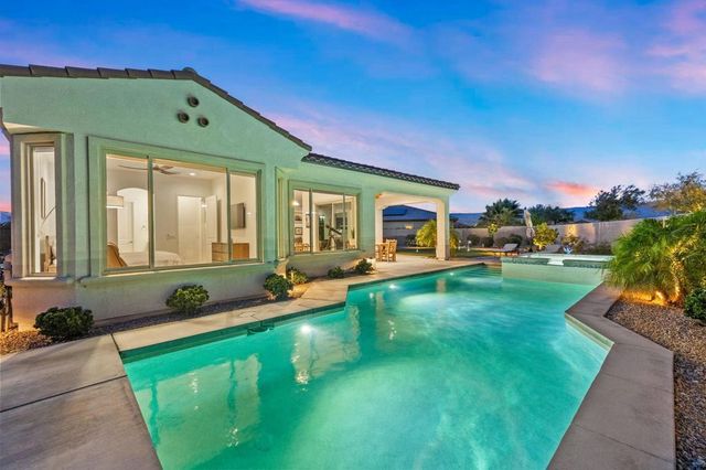 16 Cuvee, Rancho Mirage