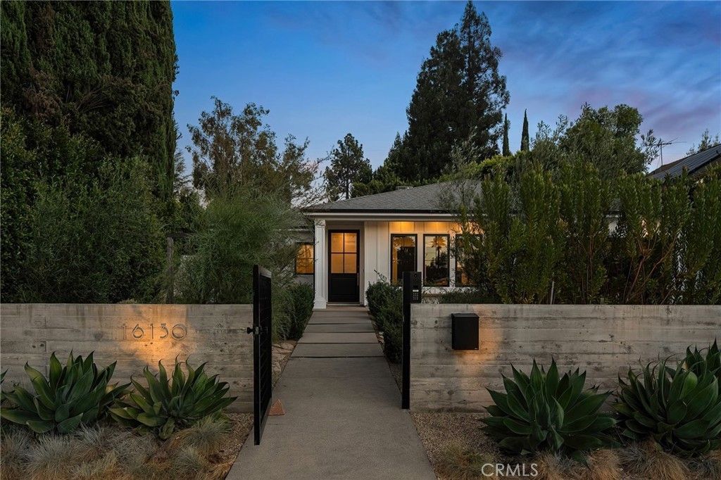 16130 Otsego Street, Encino